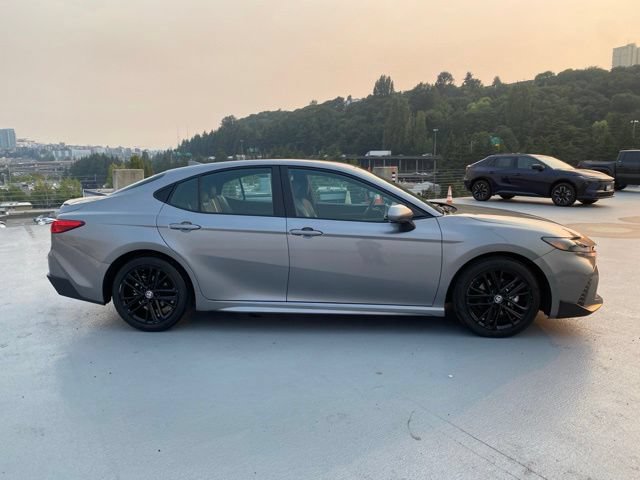 Used 2025 Toyota Camry SE FWD image 2