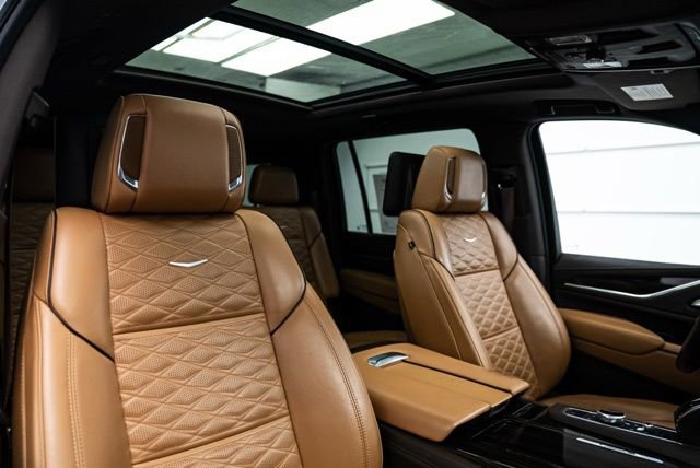Used 2021 Cadillac Escalade ESV Premium Luxury image 15