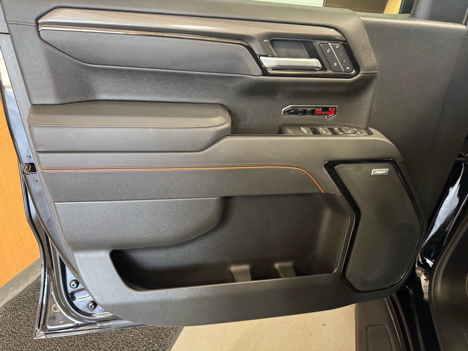 Used 2025 GMC Sierra 1500 AT4 w/ AT4 Premium Package image 17