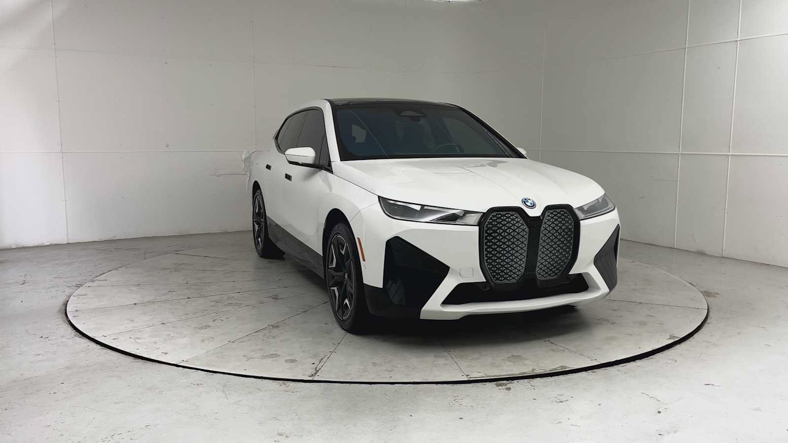 Certified 2024 BMW iX xDrive50 w/ Sport Package AWD/4WD image 7