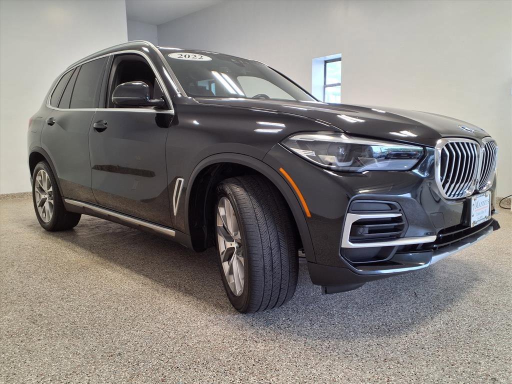 Used 2022 BMW X5 xDrive40i w/ Premium Package image 4