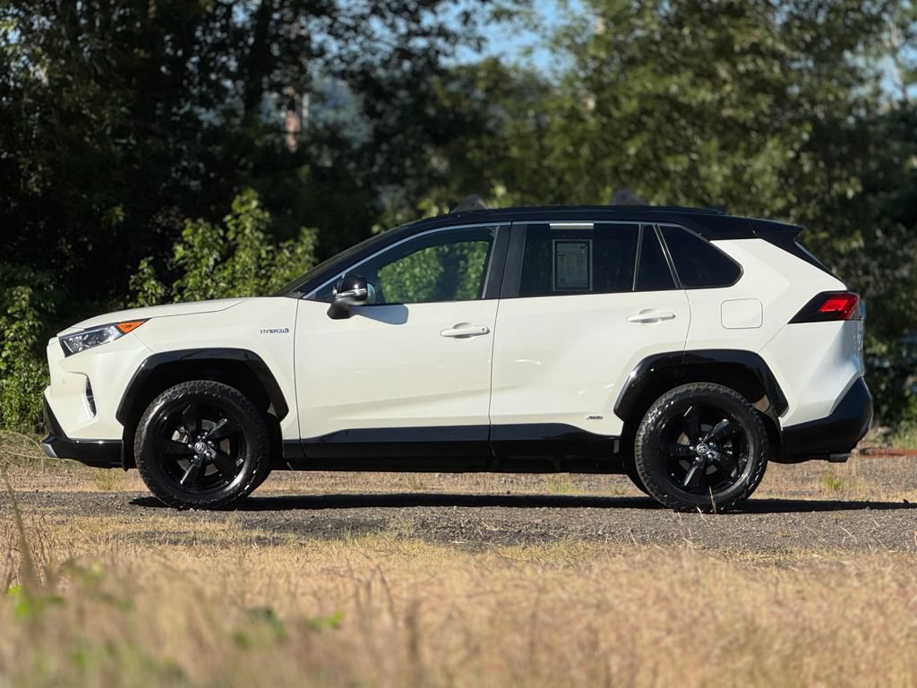 Used 2021 Toyota RAV4 XSE AWD/4WD image 4