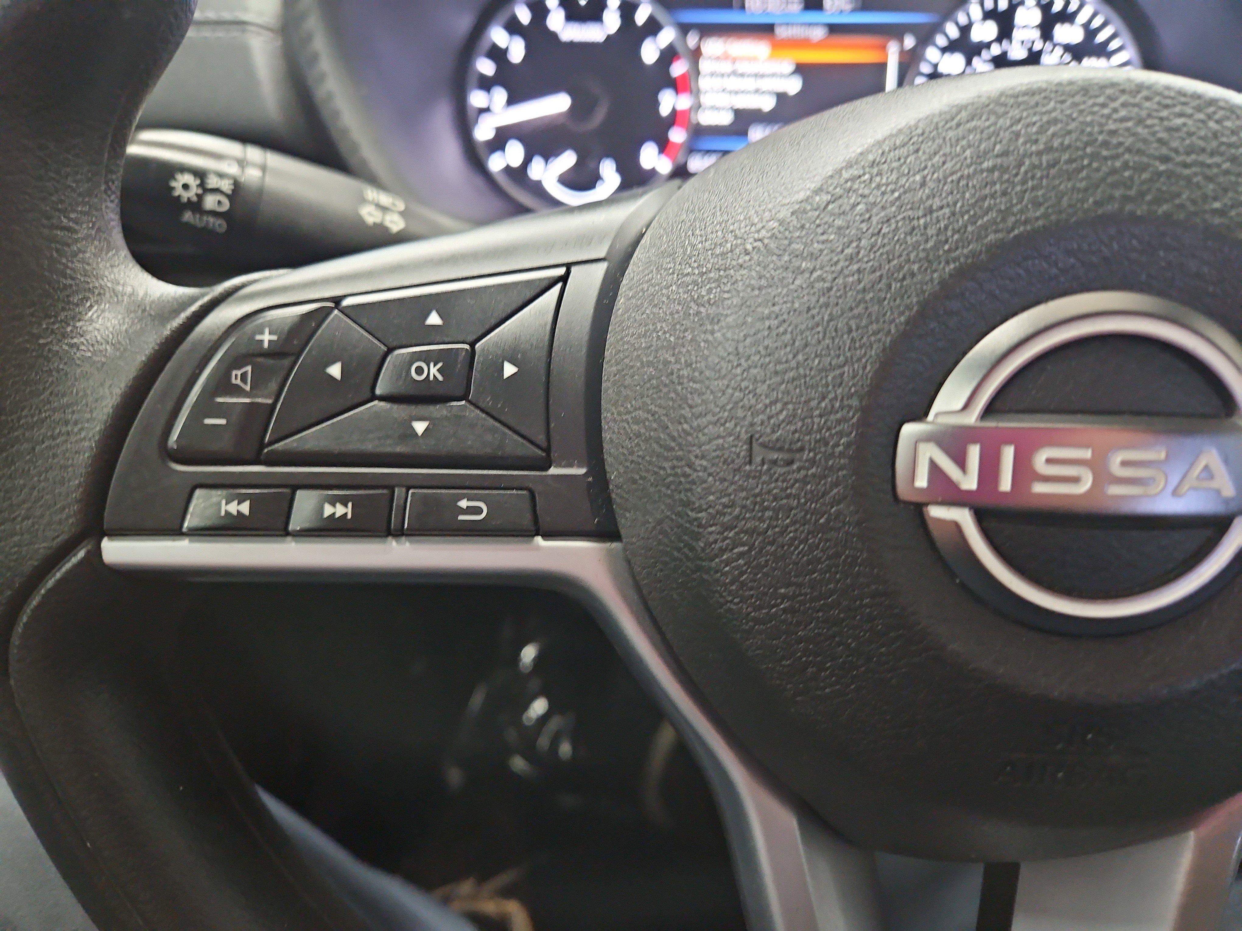 Used 2024 Nissan Sentra SV FWD image 14