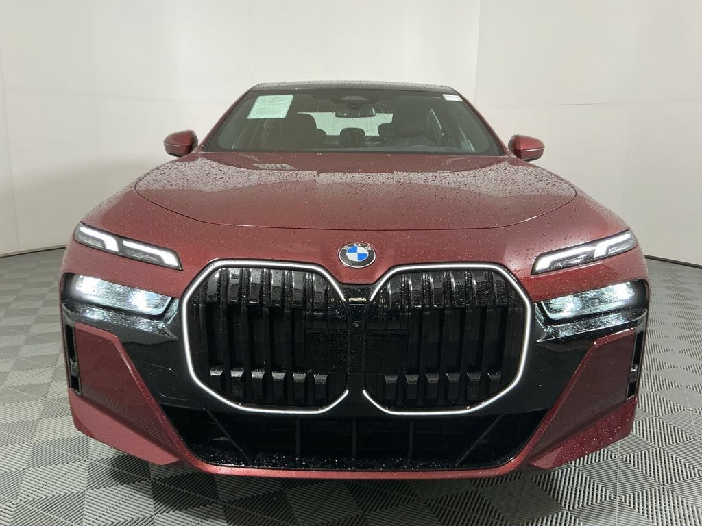 Certified 2025 BMW 740i xDrive w/ Premium Package AWD/4WD image 3