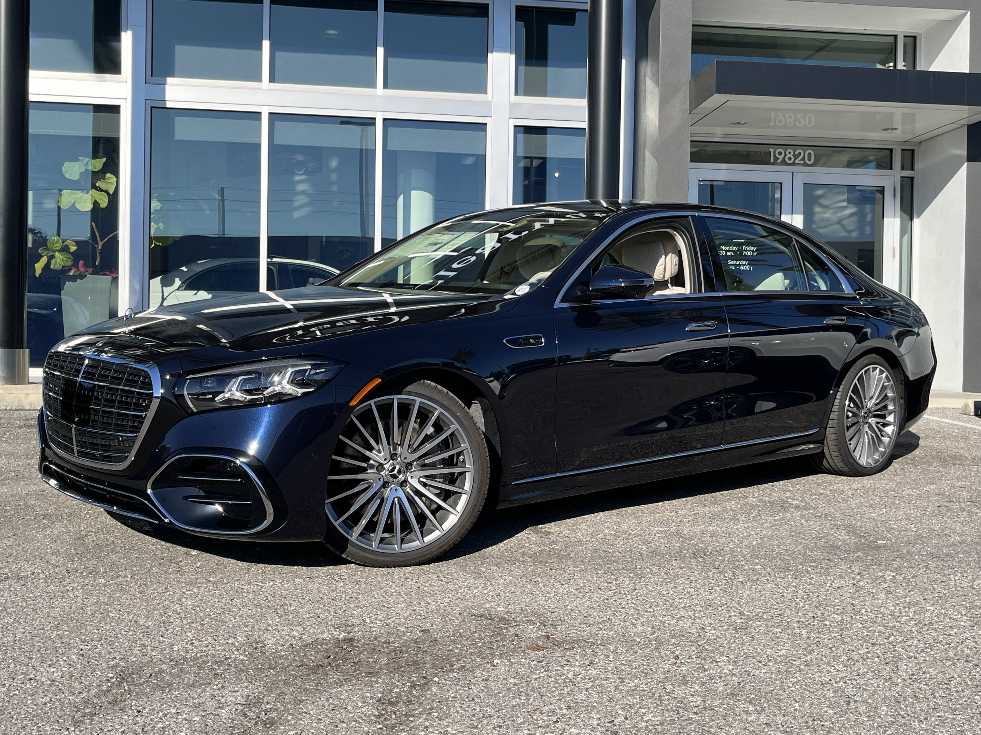 New 2027 Mercedes-Benz S 580 4MATIC Sedan image 1