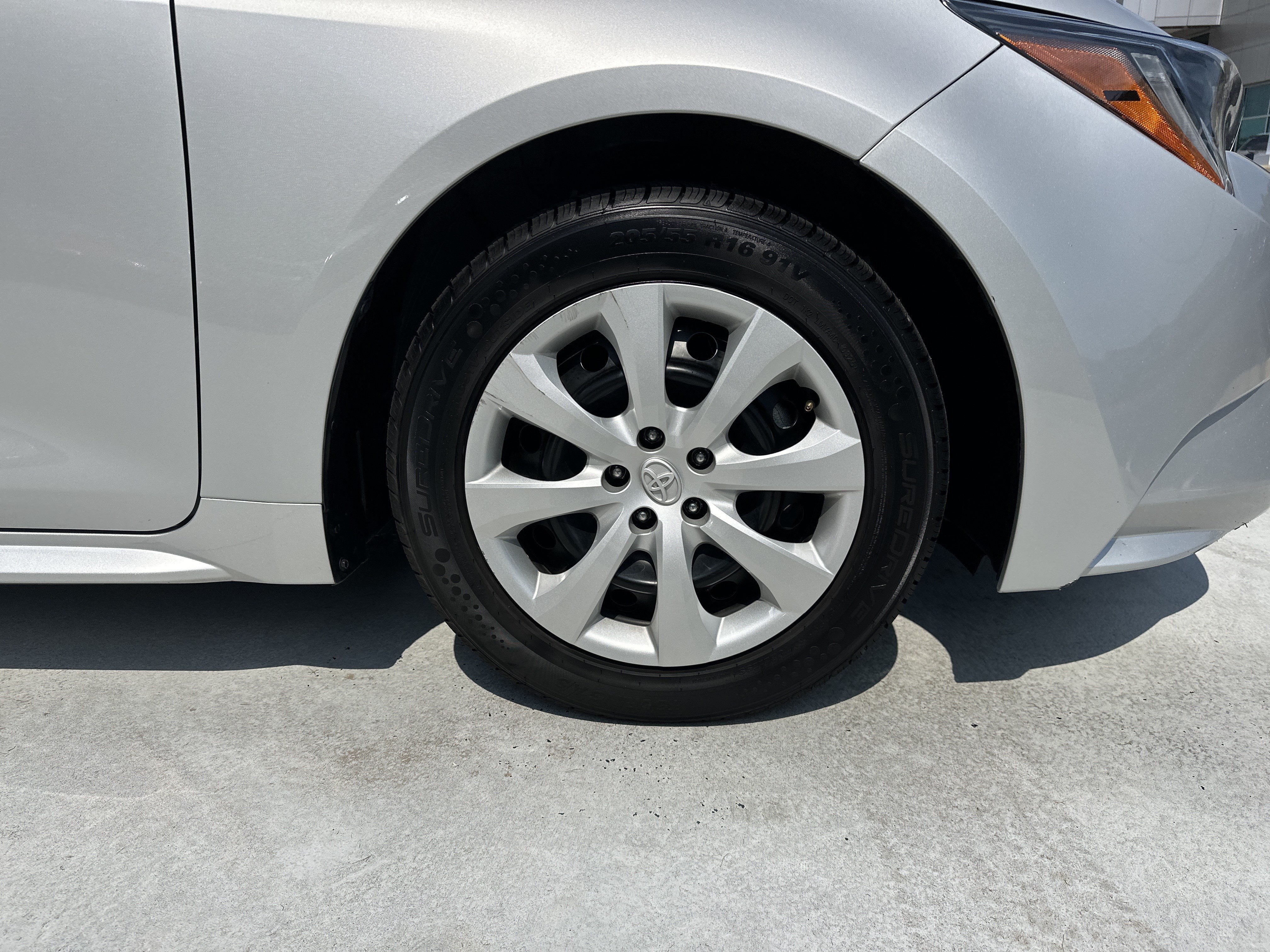Used 2024 Toyota Corolla LE FWD image 13