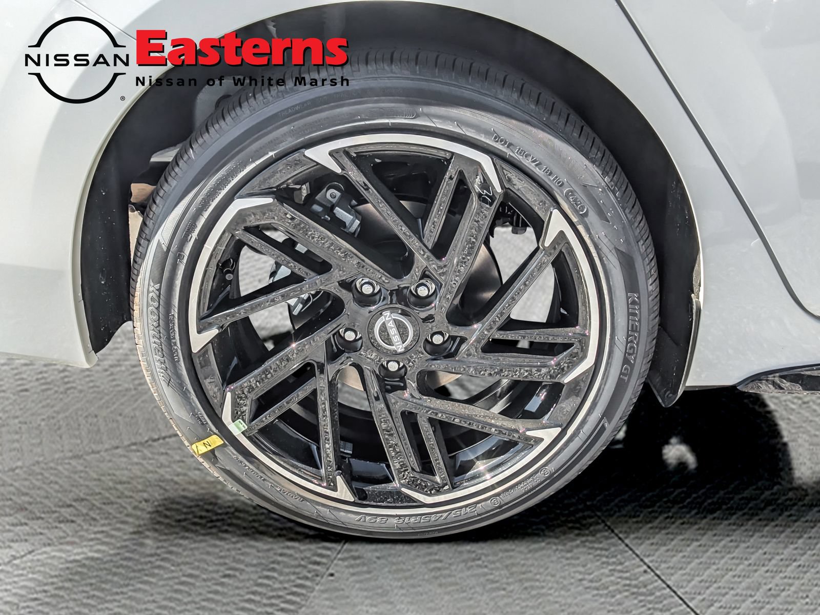 New 2027 Nissan Sentra SR w/ Floor Mat Package FWD image 23