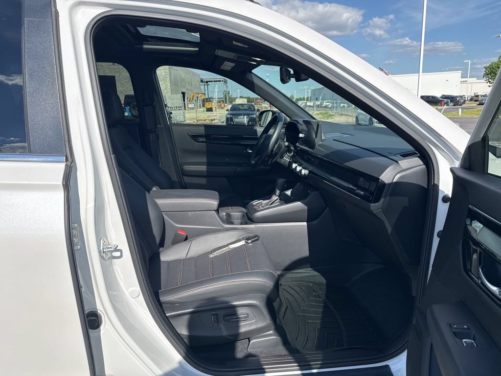 Used 2025 Honda CR-V Sport Touring image 41