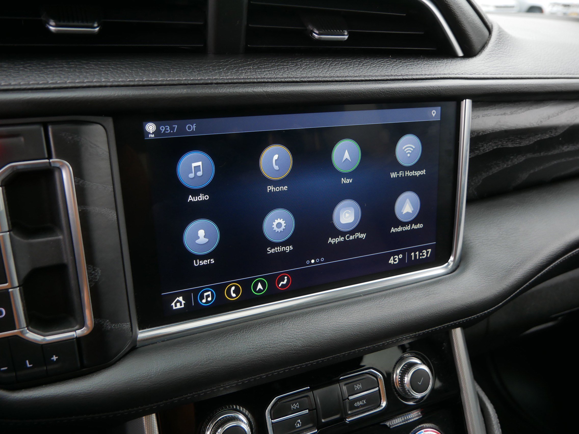 Used 2021 GMC Yukon Denali w/ Denali Premium Package image 35