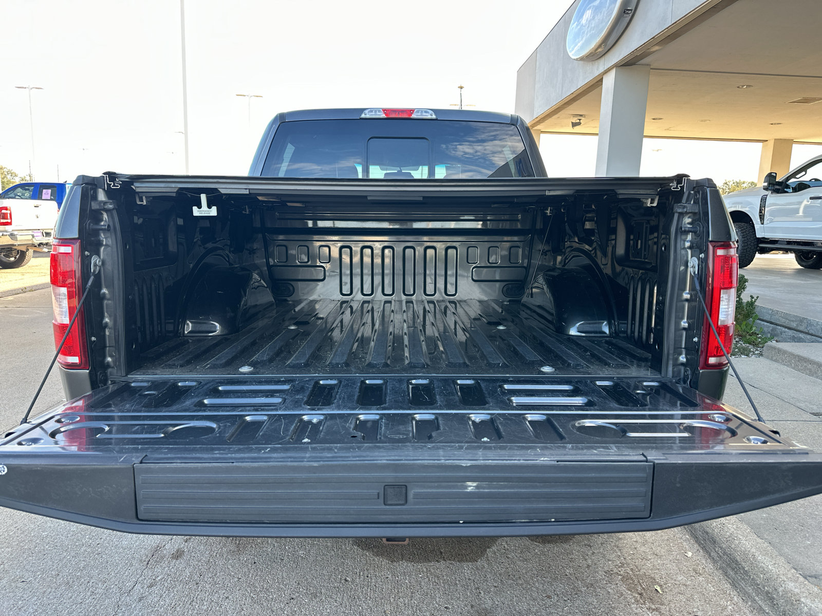Used 2018 Ford F150 Lariat w/ Max Trailer Tow Package AWD/4WD image 7