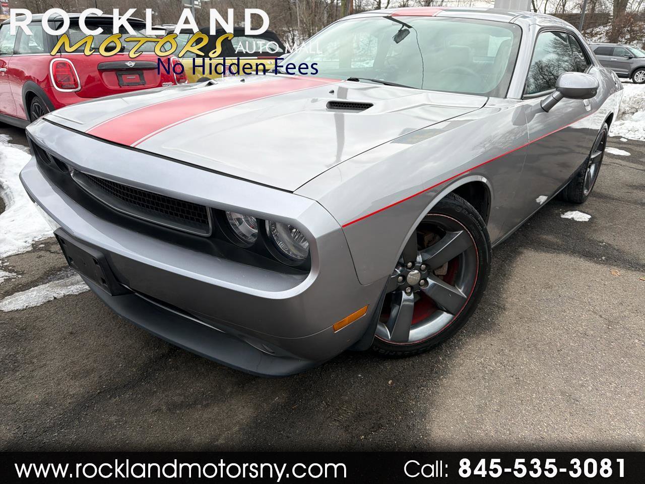 Used 2013 Dodge Challenger SXT image 1