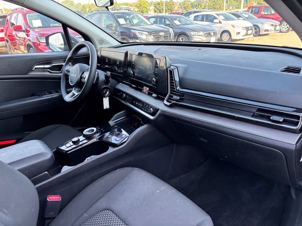 Used 2023 Kia Sportage LX AWD/4WD image 19