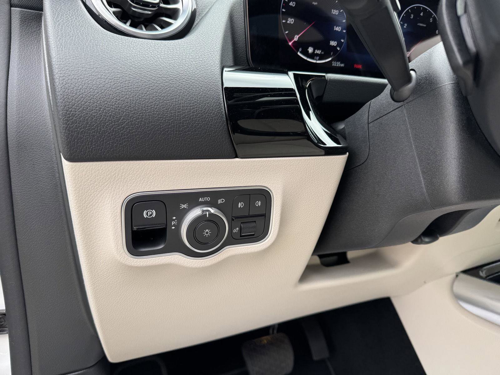 Certified 2025 Mercedes-Benz GLA 250 image 7