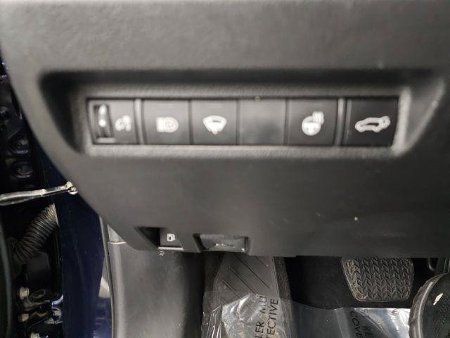 Used 2022 Toyota RAV4 XLE Premium AWD/4WD image 19