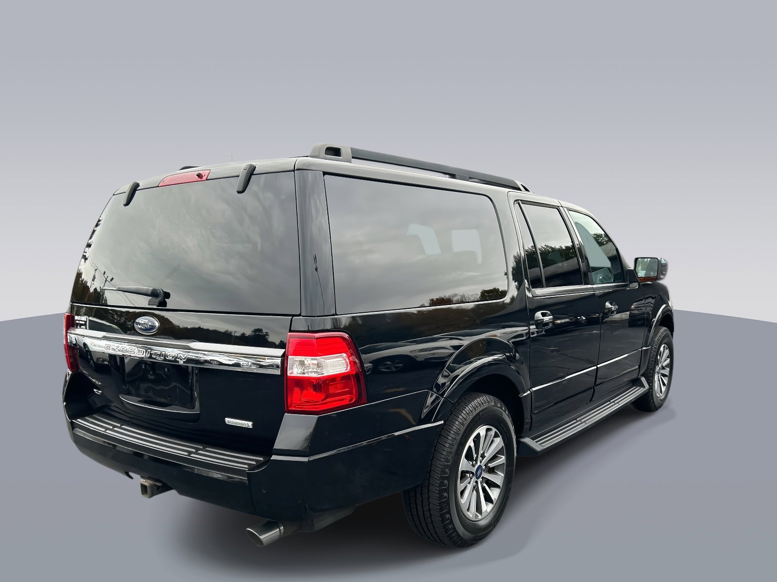 Used 2017 Ford Expedition EL XLT w/ Equipment Group 202A image 3