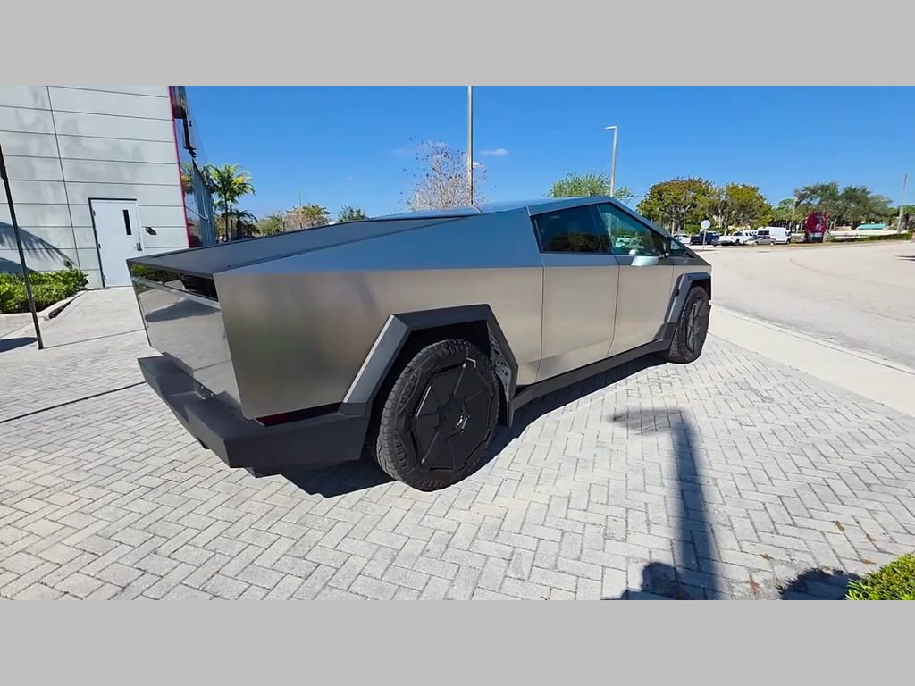 Used 2024 Tesla Cybertruck AWD Crew Cab image 34