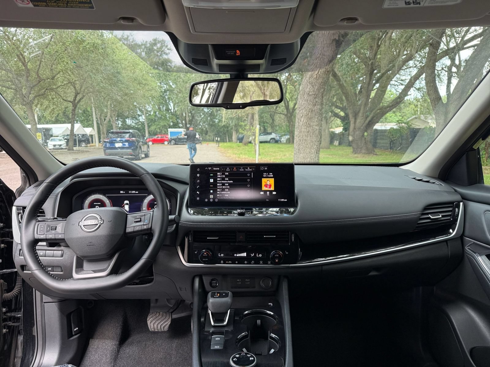 Used 2026 Nissan Rogue SL AWD/4WD image 32