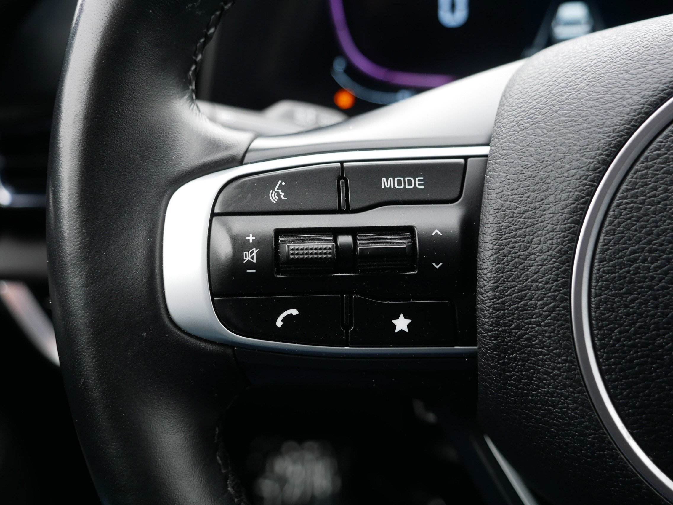 Used 2023 Kia Sportage EX image 32