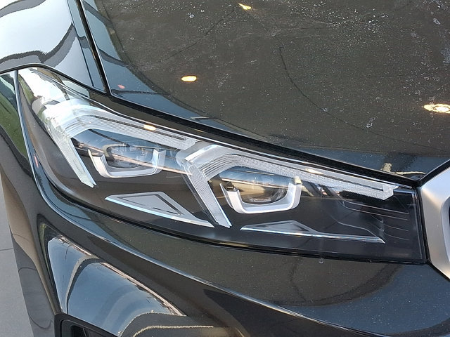 Certified 2025 BMW 330i xDrive Sedan w/ Convenience Package image 8