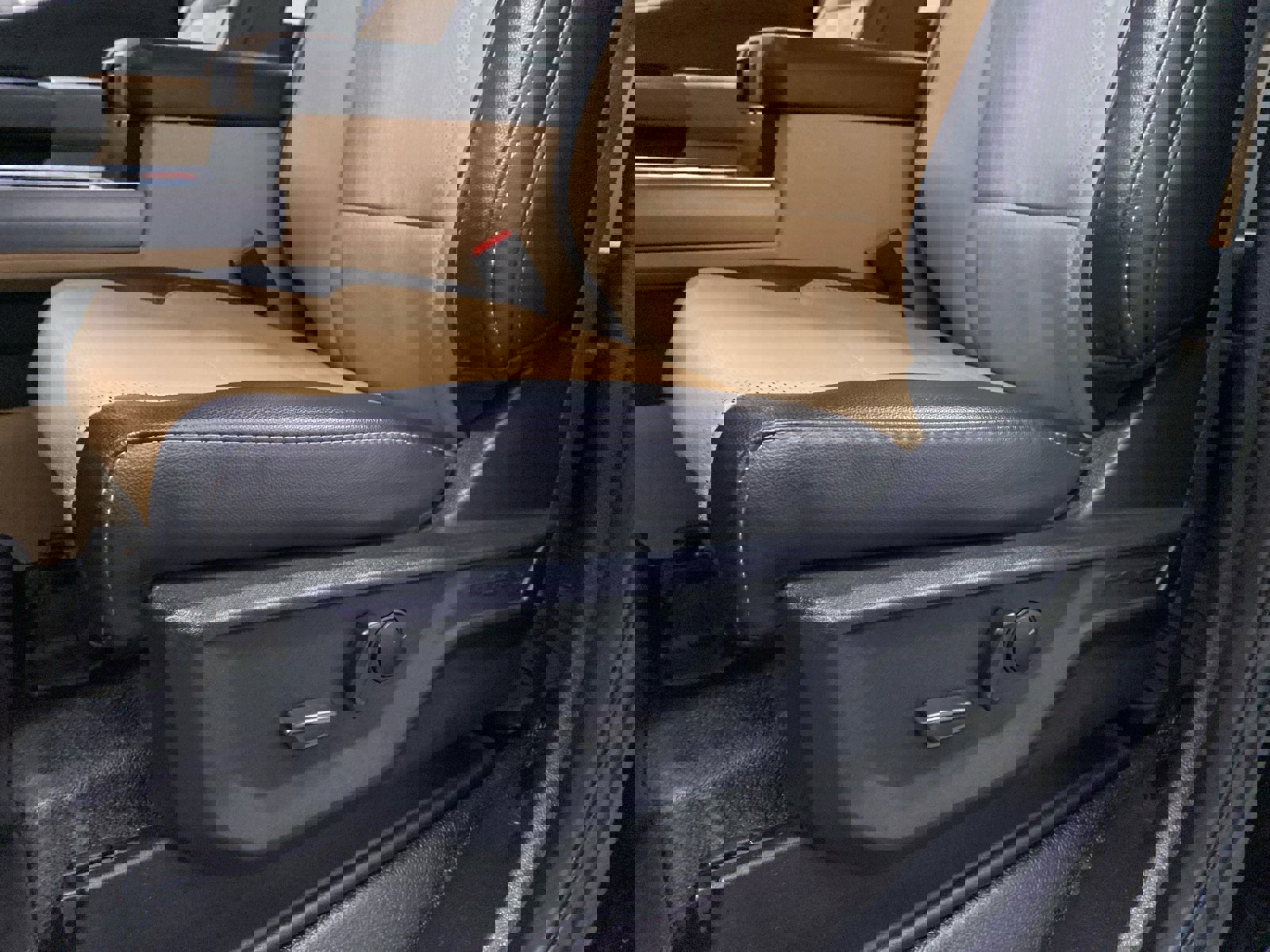 Certified 2025 Ford F350 Lariat w/ Lariat Ultimate Package image 17