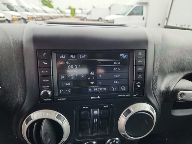 Used 2018 Jeep Wrangler Unlimited Sahara AWD/4WD image 37