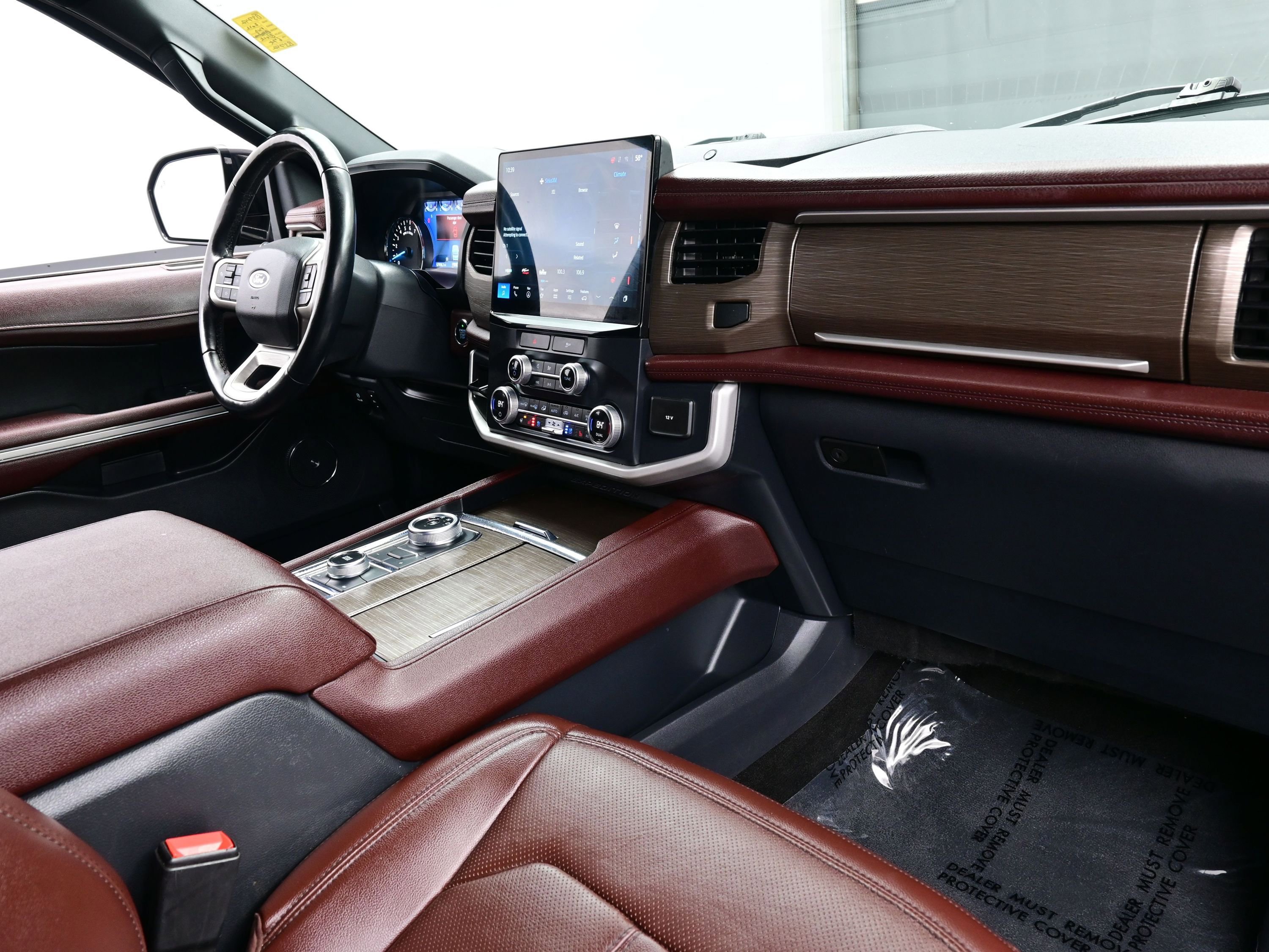 Used 2022 Ford Expedition Max Limited image 16