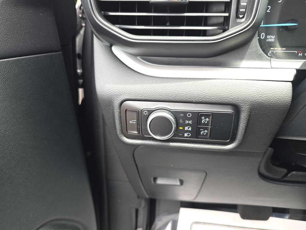 Used 2023 Ford Explorer XLT RWD image 34