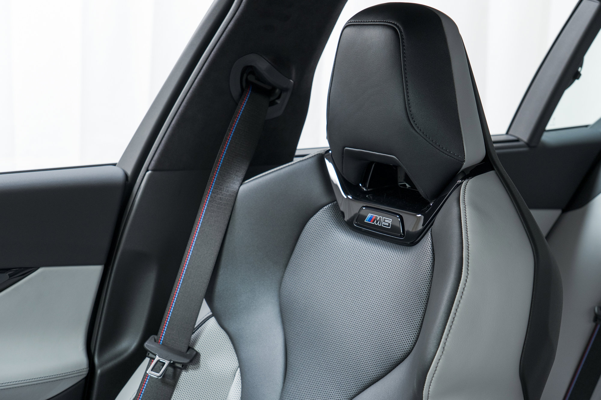 Used 2026 BMW M5 w/ Carbon Package image 14