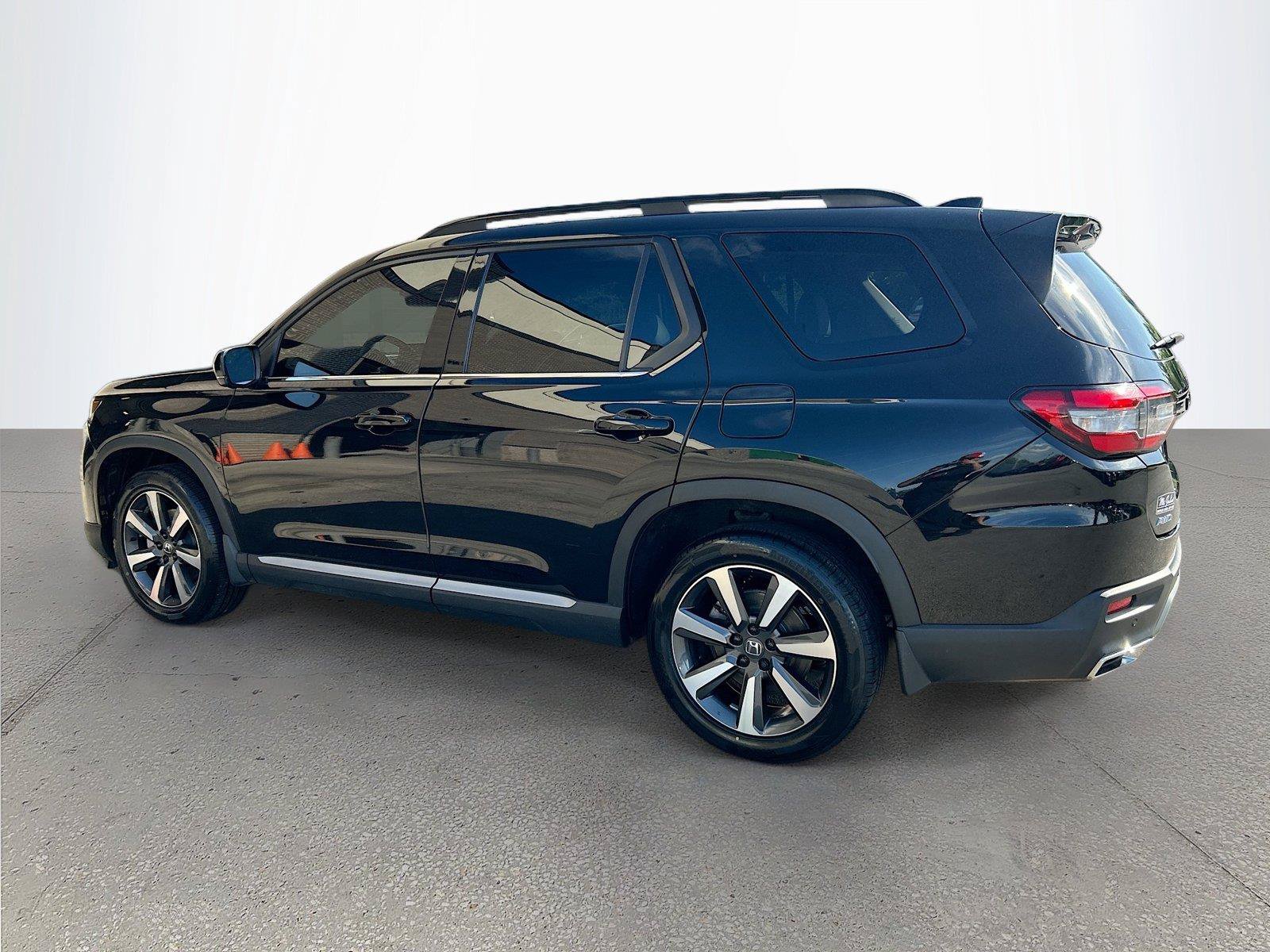 Used 2023 Honda Pilot Elite image 6