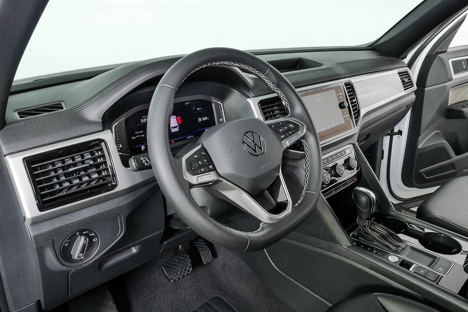 Certified 2023 Volkswagen Atlas Cross Sport SE FWD image 7
