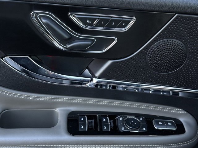 Used 2023 Lincoln Corsair Reserve w/ Equipment Group 201A image 14