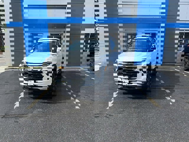 New 2025 Chevrolet TrailBlazer LT w/ LT Cold Weather Package image 2