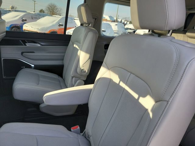 Certified 2024 Jeep Wagoneer Series II w/ Convenience Group I image 29