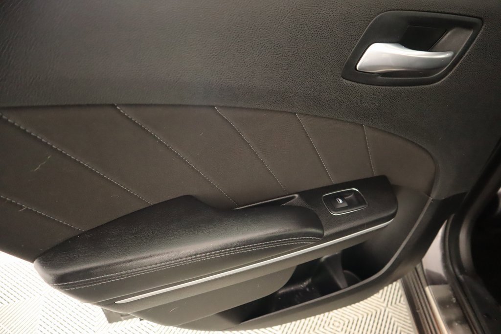 Used 2021 Dodge Charger SXT w/ Driver Convenience Group image 17