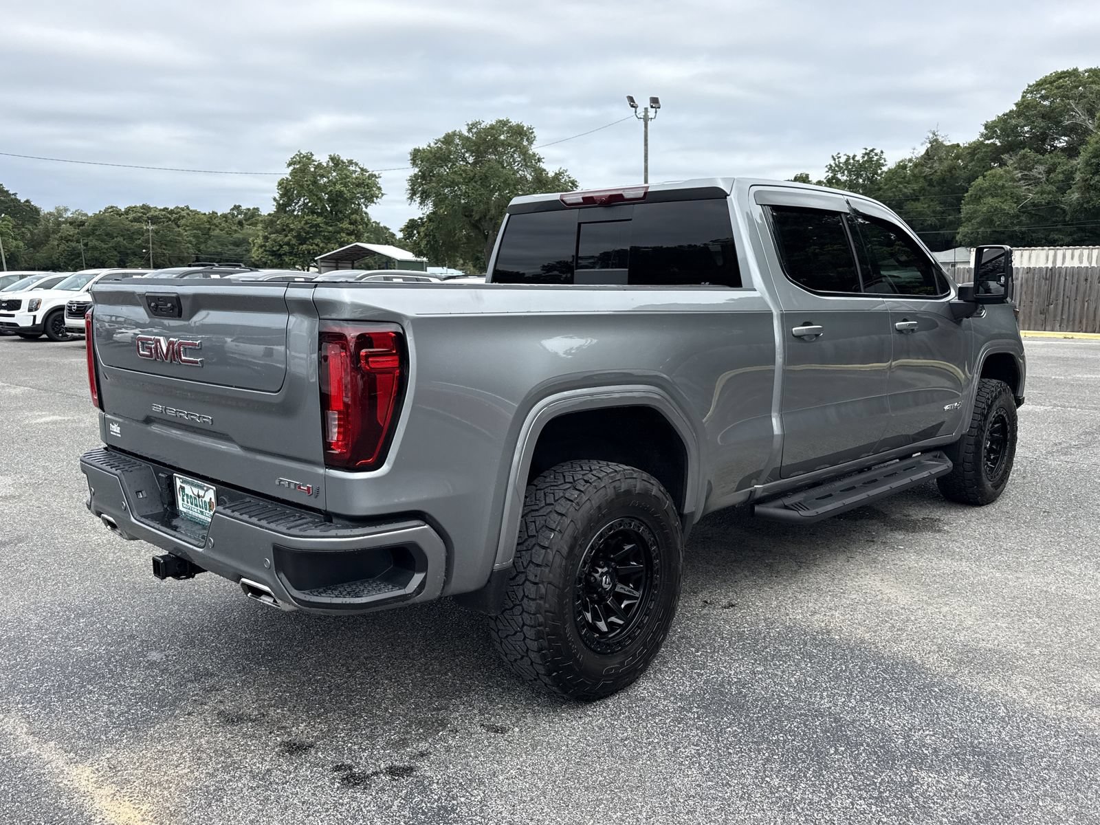 Used 2024 GMC Sierra 1500 AT4 w/ Technology Package AWD/4WD image 5
