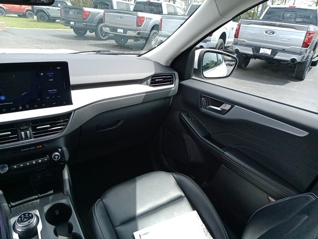 Certified 2023 Ford Escape Platinum image 29