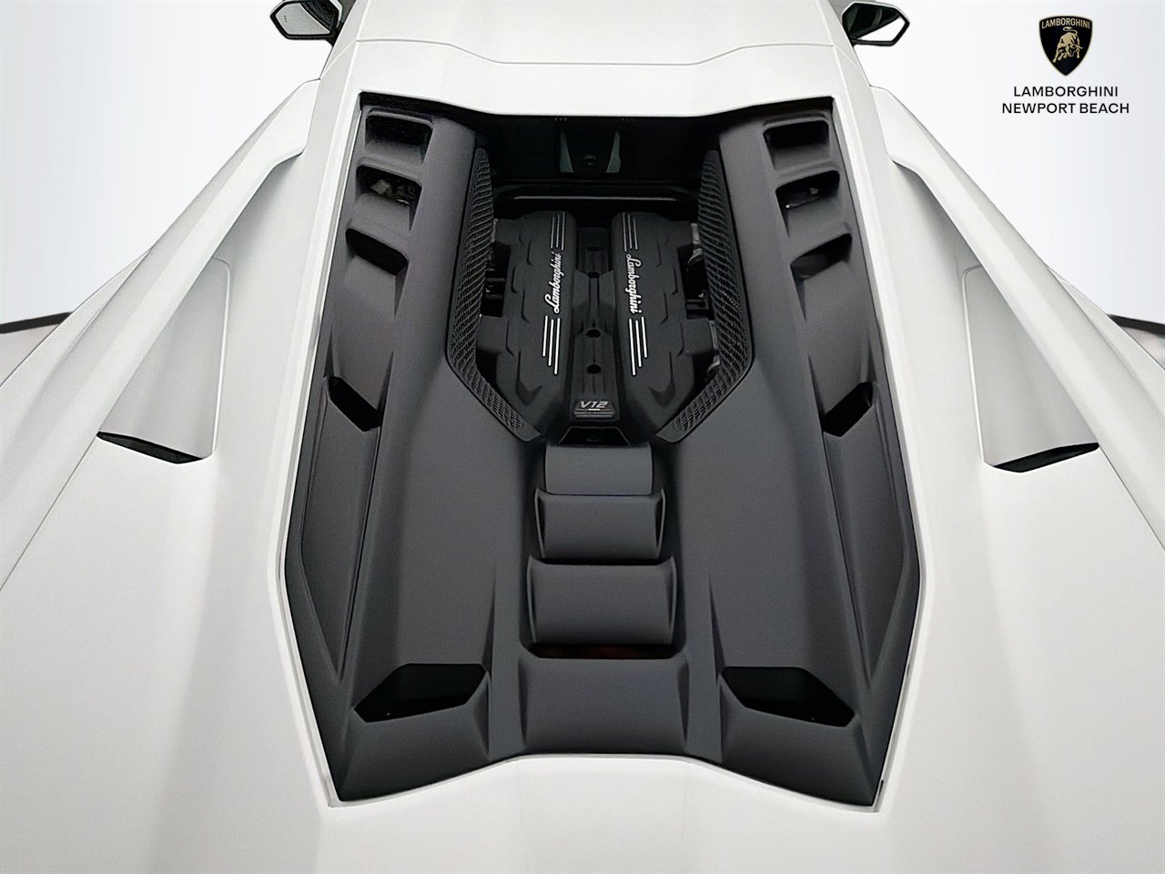 Used 2024 Lamborghini Revuelto AWD/4WD image 21