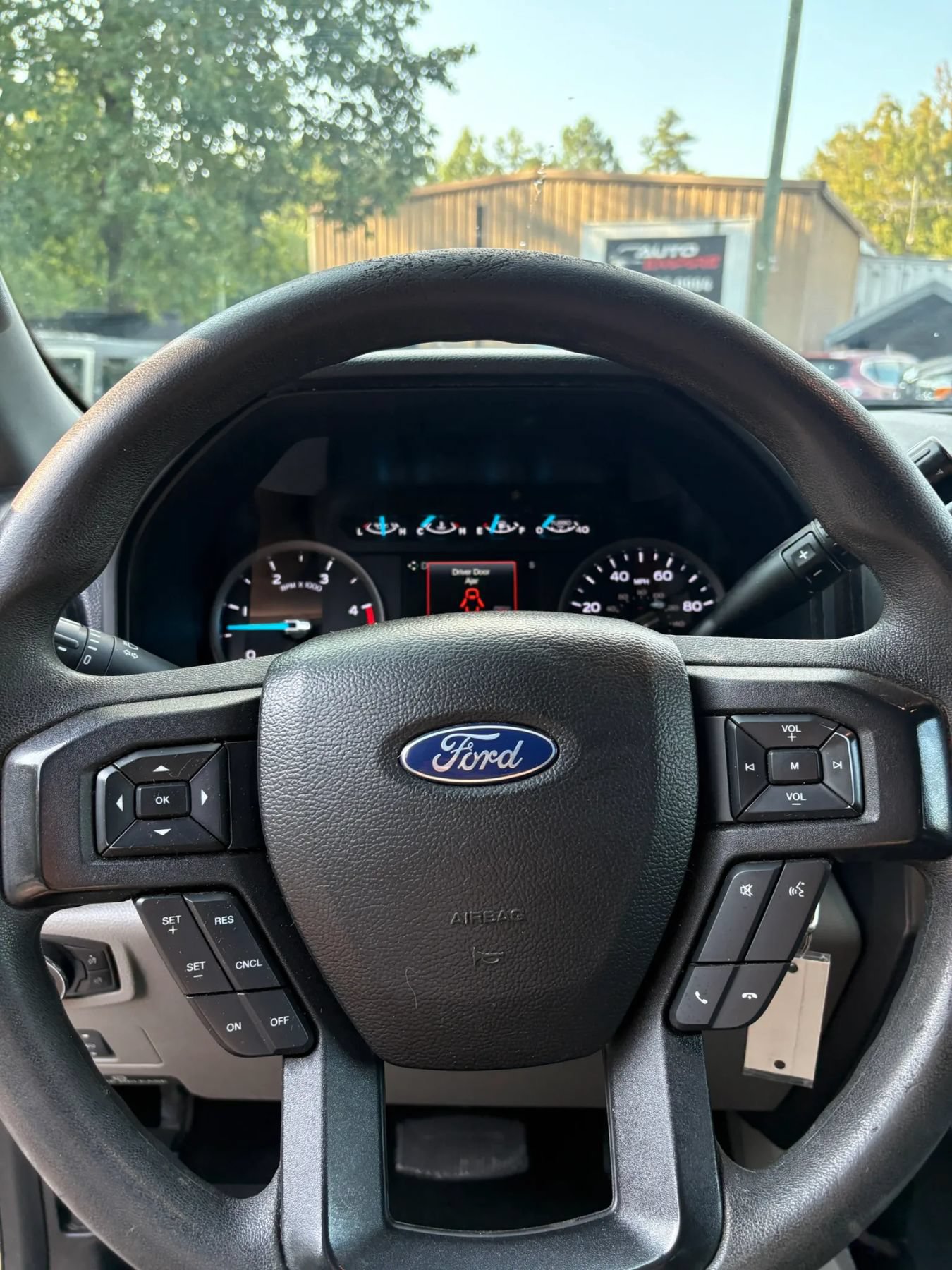 Used 2018 Ford F250 XLT w/ XLT Premium Package AWD/4WD image 12
