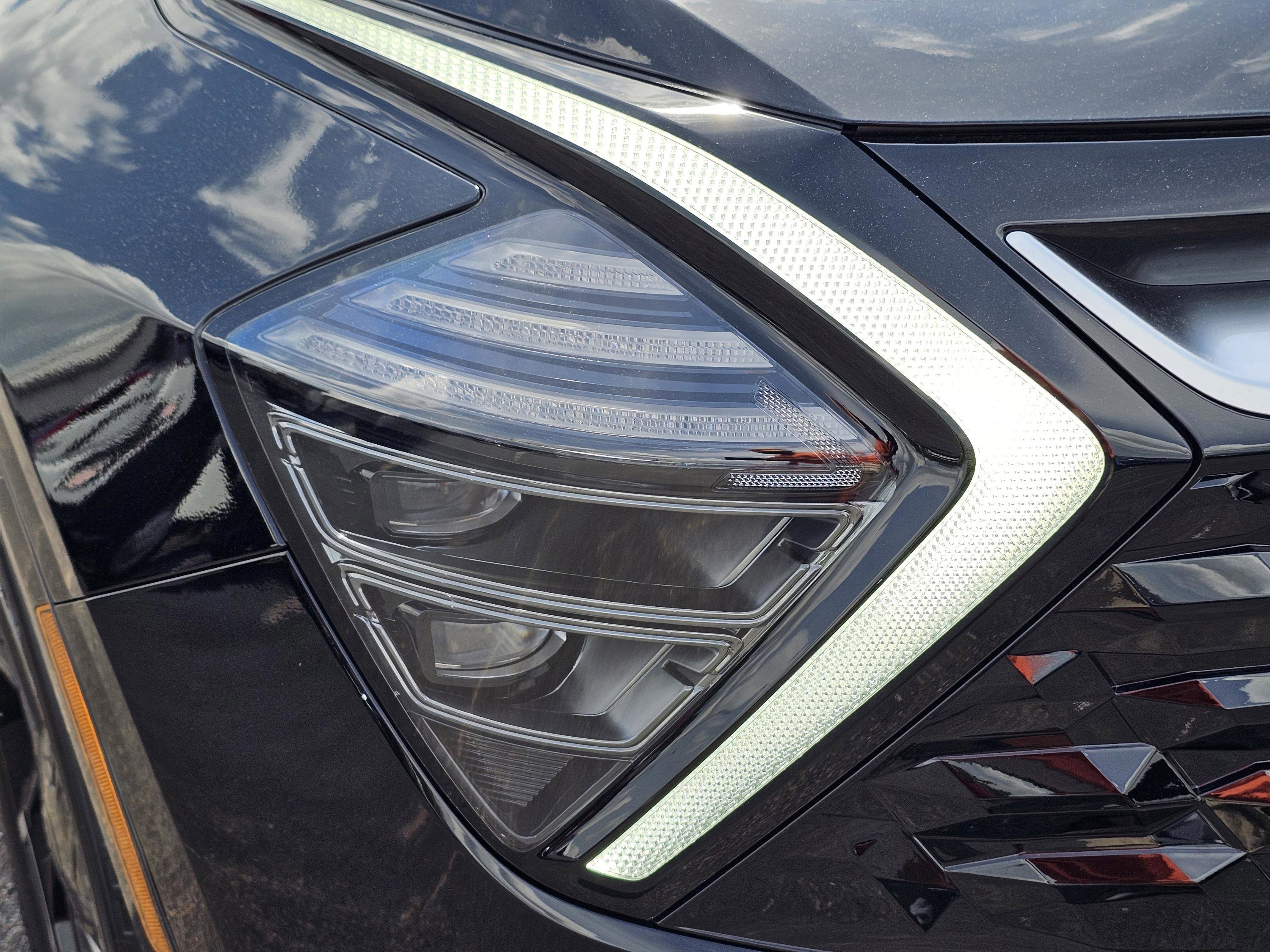 Used 2025 Kia Sportage SX image 9