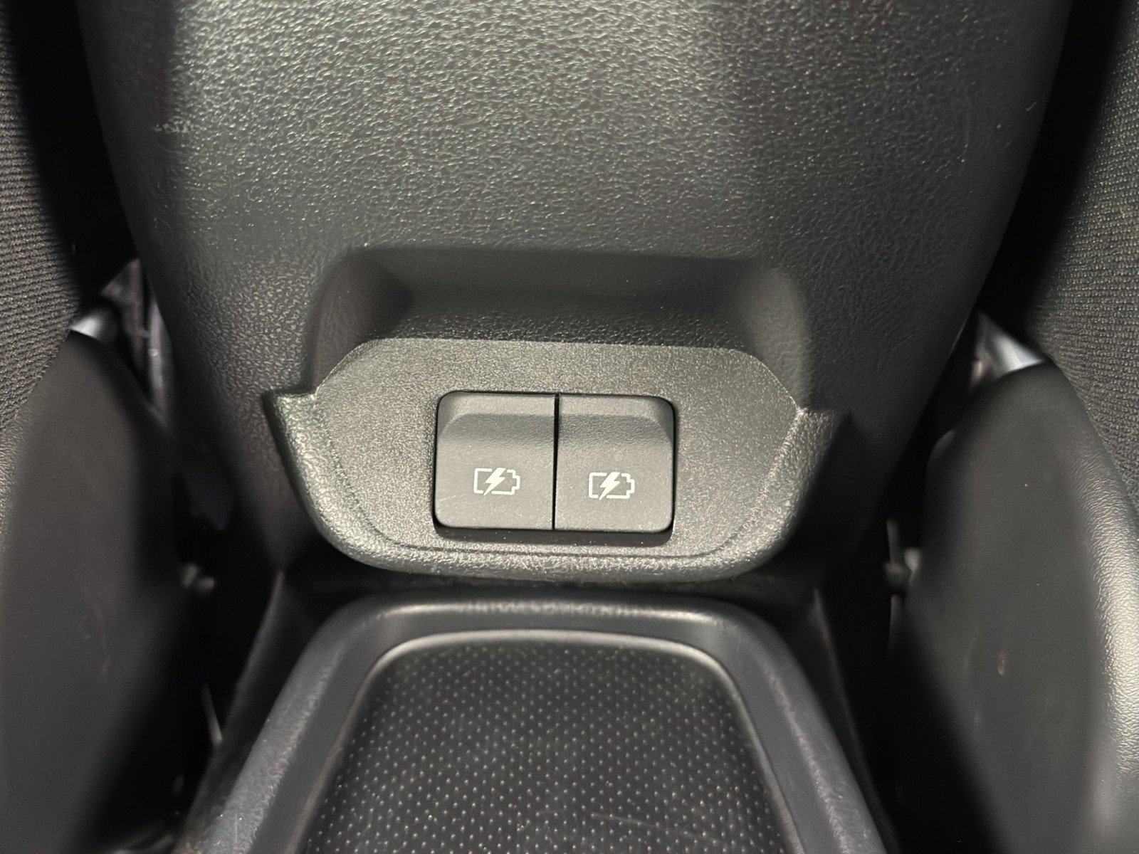 Used 2025 Nissan Leaf S image 28