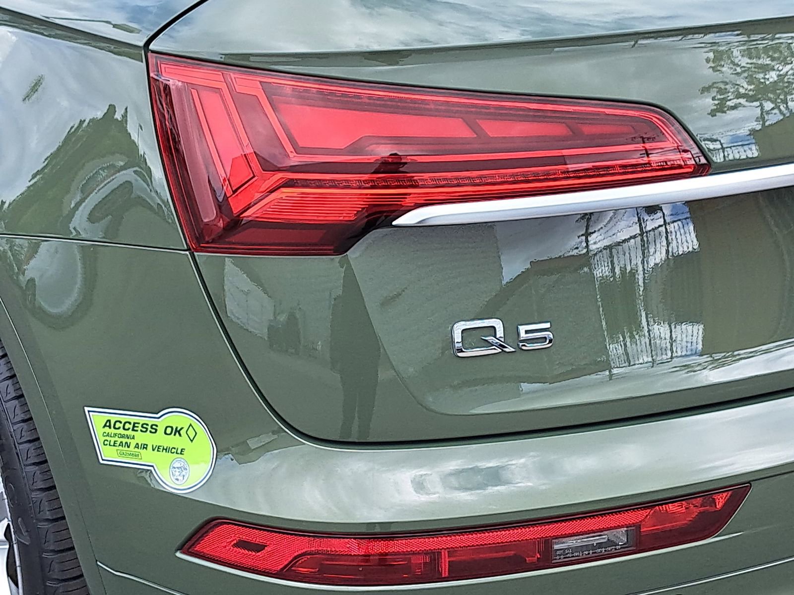 Used 2023 Audi Q5 e Premium w/ Convenience Package AWD/4WD image 36
