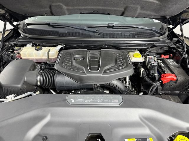 Used 2023 Jeep Grand Wagoneer L Series III w/ Rear Seat Video Group 1 AWD/4WD image 34
