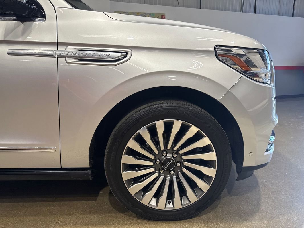 Used 2018 Lincoln Navigator Reserve w/ Technology Package image 37