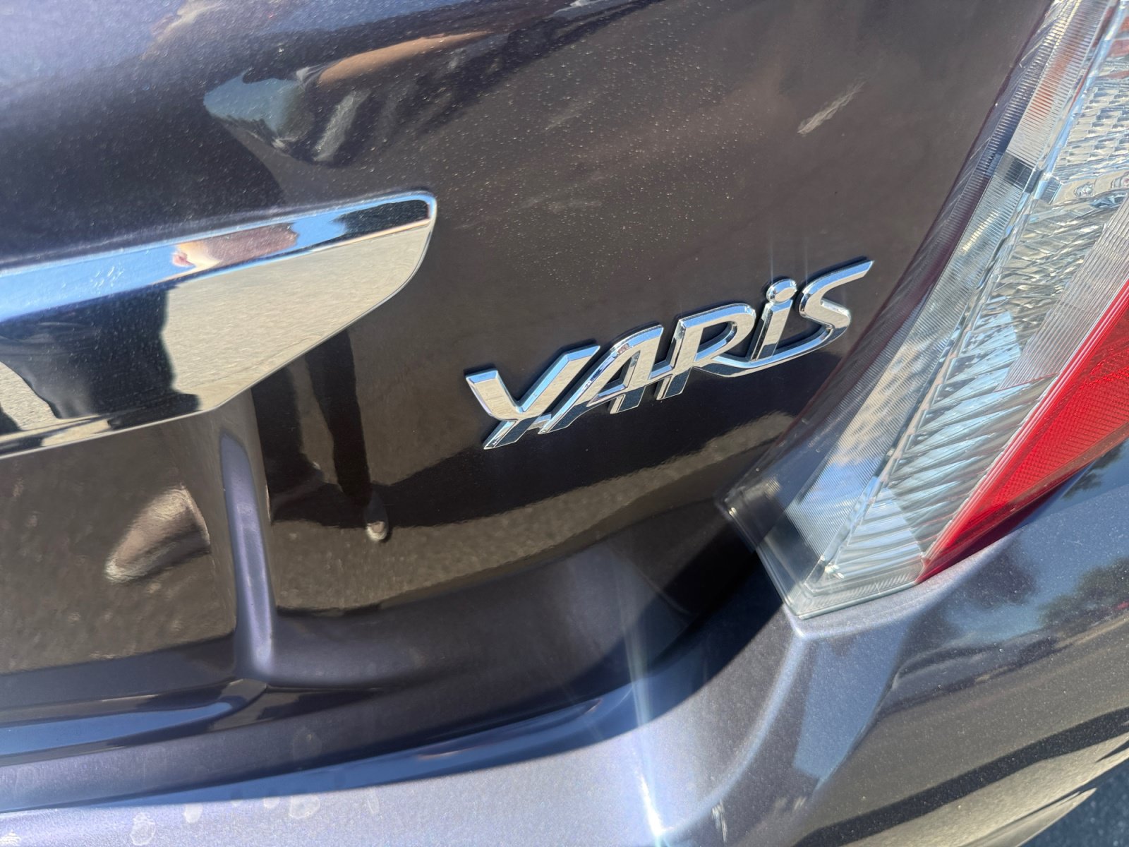 Used 2014 Toyota Yaris L FWD image 16
