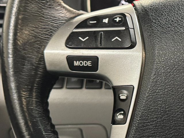 Used 2012 Toyota Highlander Limited image 18