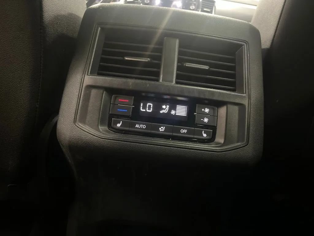 Used 2023 Volkswagen Atlas SEL Premium AWD/4WD image 27