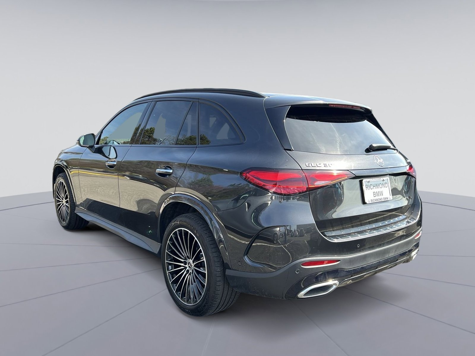 Used 2023 Mercedes-Benz GLC 300 4MATIC image 3