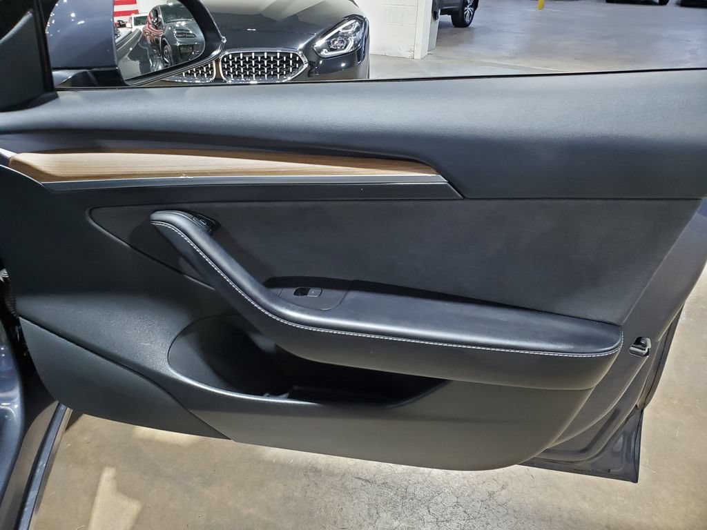 Used 2021 Tesla Model 3 Standard Range Plus RWD image 17