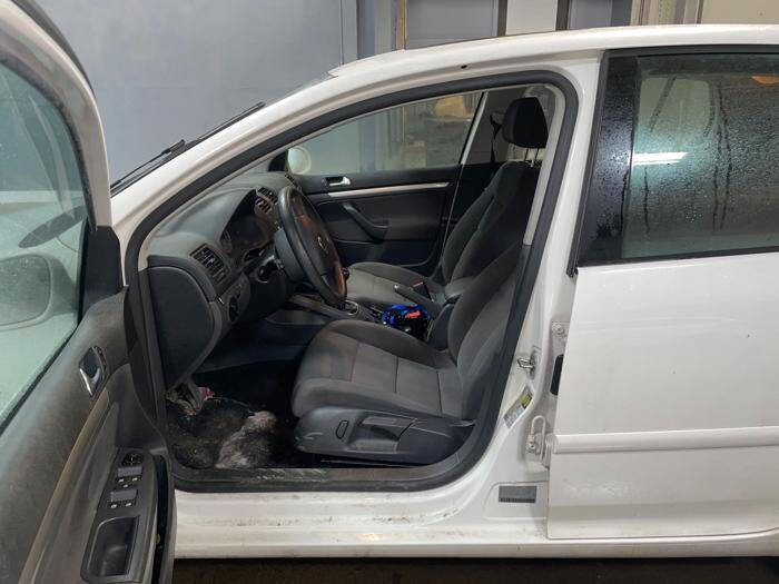 Used 2008 Volkswagen Rabbit S image 21