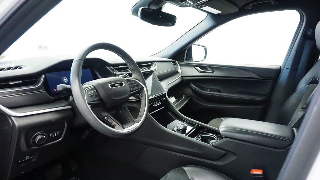Used 2023 Jeep Grand Cherokee L Laredo image 20